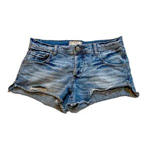 Free People Shark Bite Cutoff Fray Faded Blue Denim Womens Shorts Size 27